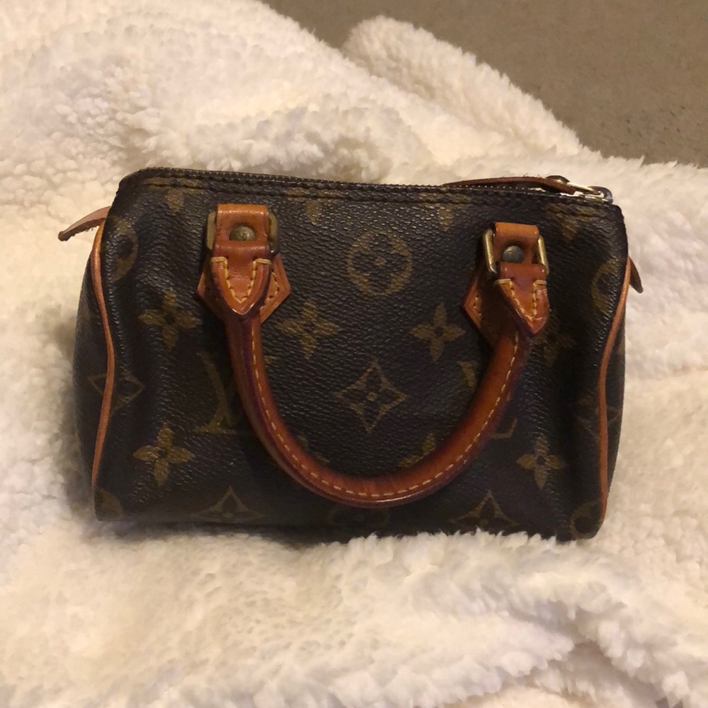 Louis Vuitton mini speedy